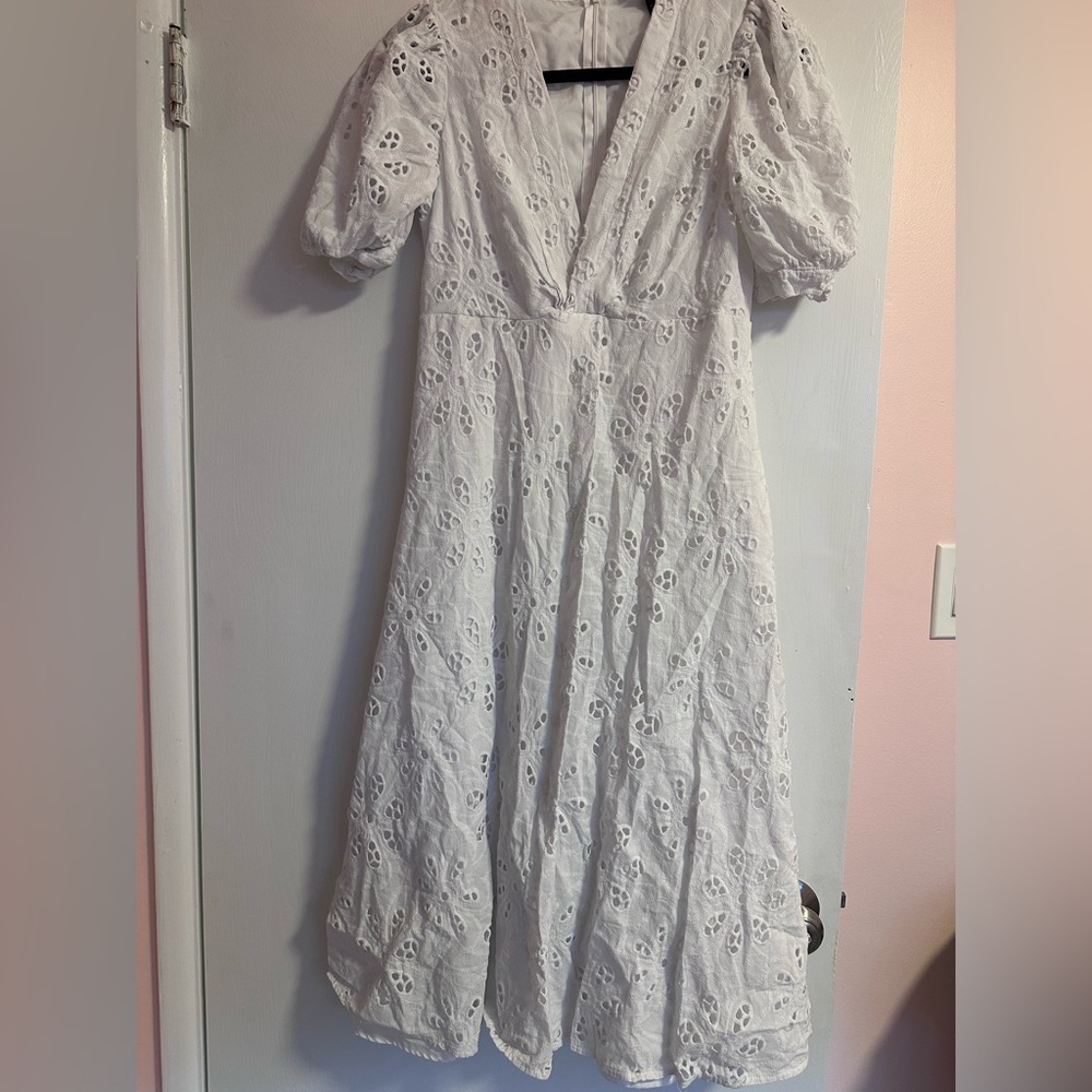 Maggy London White short-sleeve Dress size 4
